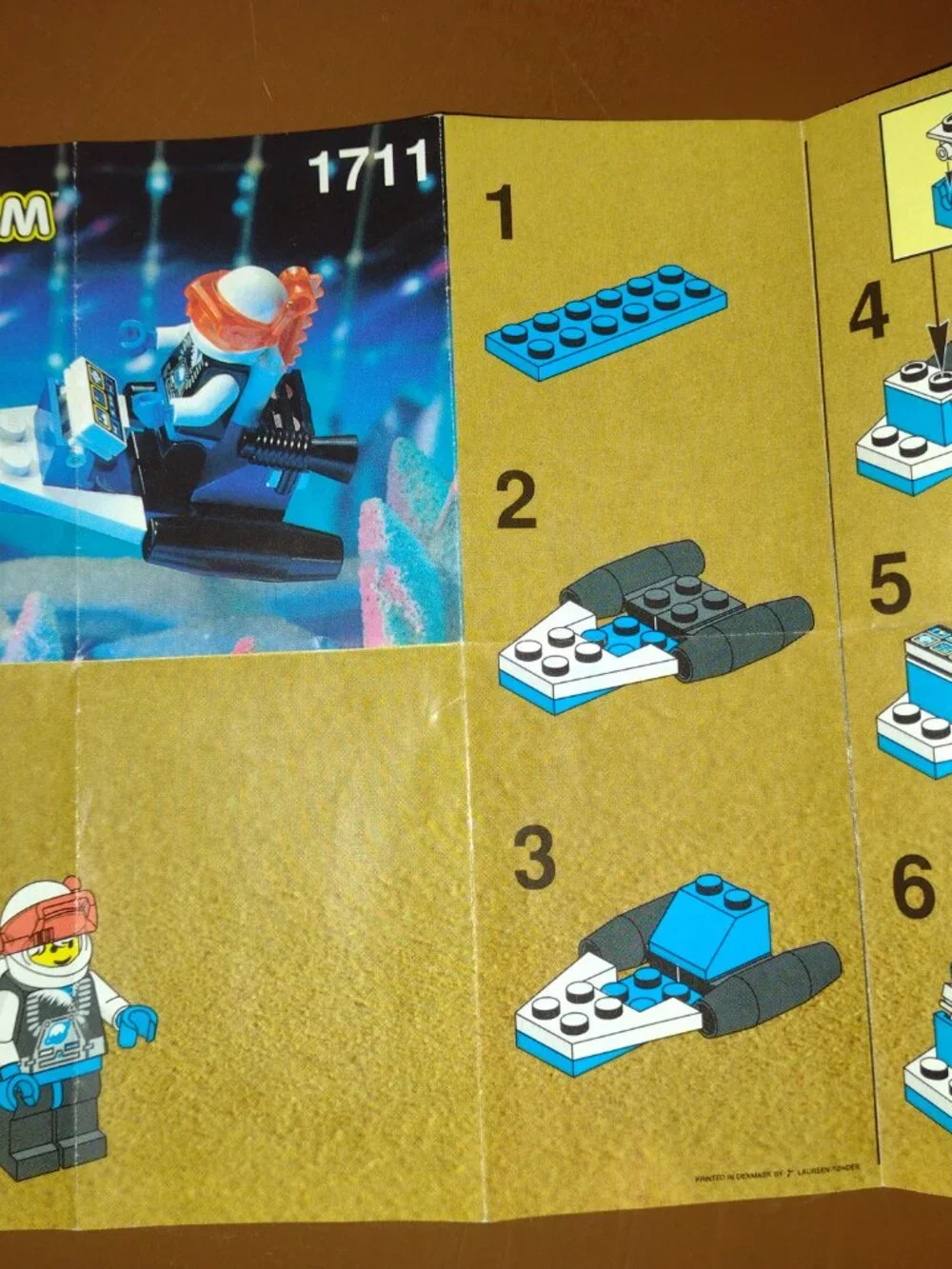 Lego Like New Ice Planet Scooter and Minifig with Instructions